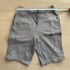 Jordan グレー ショートパンツ