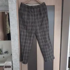 美品　AVON HOUSE グレー系チェック プリーツ入りスラックス