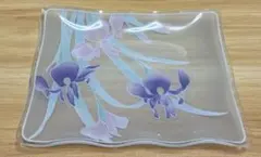 【2枚セット】ガラス角皿あやめ アイリス 花柄 すりガラス 銘々皿 和モダン⁠