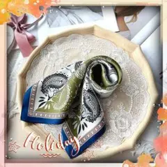 シルクの滑らかな肌触りで高見えする❤シルクスカーフバンダナ風グリーン×ホワイト