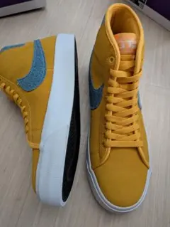 NIKE SB Zoom Blazer Mid Pro GTのサムネイル