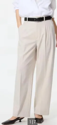 【美品】人気商品　ユニクロ　UNIQLO タックワイドパンツ S ナチュラル