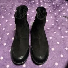 1014. ブラックファー付きショートブーツ