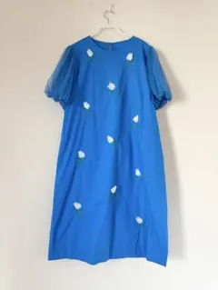 美品⭐︎ 立体花モチーフ　パフスリーブワンピースのサムネイル