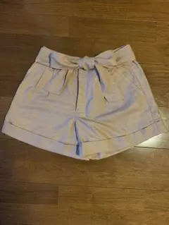 リボン付きベージュショートパンツ