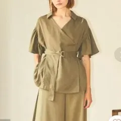 レディメイド　 半袖 シャツ ベージュ ベルト付き　カシュクール　フリル袖　Fのサムネイル