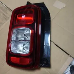 スズキ ハスラー MR92S 左テールランプユニット 35670-59S00 - メルカリ