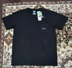 値下げユニクロUT新品ユニクロカウズKAWS セサミストリート Tシャツ L