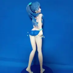 青髪の水着フィギュア