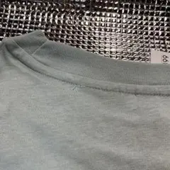 首の裏に生地のほつれ M カビゴン H&M