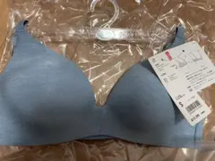 UNIQLO ワイヤレスブラ ビューティーライト ブルー Sのサムネイル
