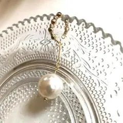 イヤーカフ　大きなパール　揺れる　着用イメージ有り　大人かわいい　軽い　痛くない