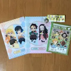 鬼滅の刃　くら寿司クリアファイル　自由帳　缶バッジ