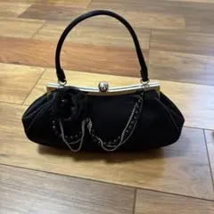 黒いフラワー装飾クラッチバッグ