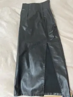 スリットレザーロングタイトスカート