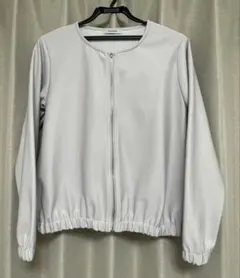 優しいカラーのジャケット