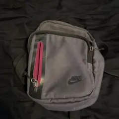 Nike グレー ショルダーバッグ サコッシュ