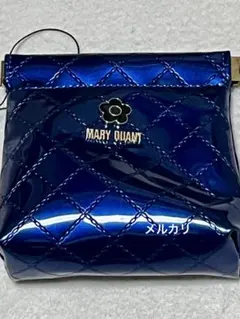 マリークヮントのエナメルダイヤ バネクチポーチ　ブルー.