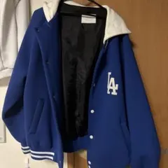 希少☆ ロサンゼルス ドジャース LA 中綿パーカー - メルカリ