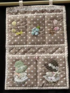 パッチワーク　キルト　タペストリー　刺繍　アップリケ　BIGサイズ スーちゃん パッチワーク タペストリー アップリケ キルト 刺繍 - メルカリ