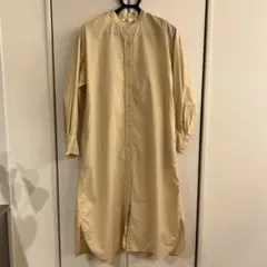 ユニクロ コットンギャザーロングシャツワンピース 長袖 ベージュ Mサイズ