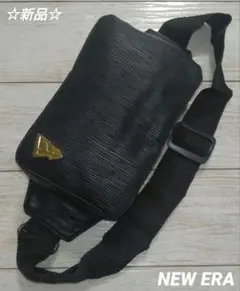 ☆NEW ERA☆PVCレザー GOLDメダルロゴ ミニボディーバッグ ブラック