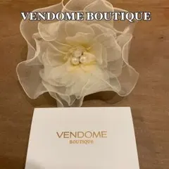 VENDOME BOUTIQUE コサージュ ブローチ ホワイトのサムネイル