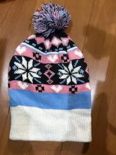 ニット帽 雪の結晶模様 ポンポン付き