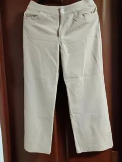 ベージュ ワイドレッグ カジュアルパンツ