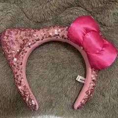 ピンクのスパンコールカチューシャ