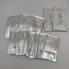 ベネフィーク　 ホリスティックホワイト 美白美容液 31包+おまけ付き