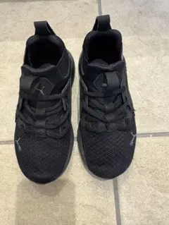 PUMA ブラック スニーカー 18cm