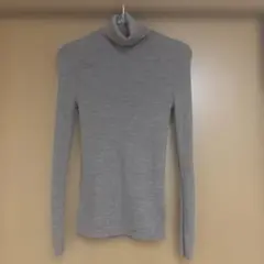 ユニクロ　エクストラファインメリノリブタートルネックセーター　Ｓベージュ