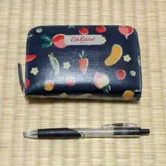 Cath Kidston 二つ折り 財布 野菜 ネイビー キャスキッドソンのサムネイル