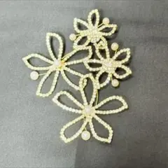 大ぶりピアス 花 華やか デート お呼ばれ　　　　　フラワー パール　ビジュー