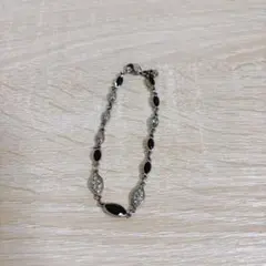 スワロフスキー　ブレスレット　ブラック