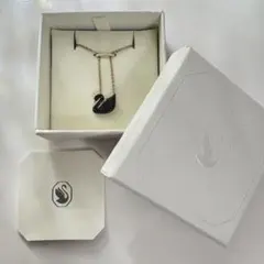 SWAROVSKI スワン小ブラック ネックレス