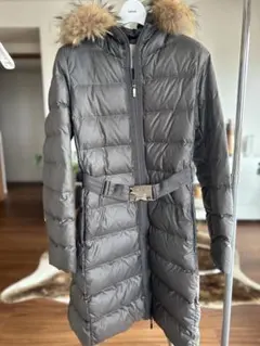 MONCLER ダウンジャケット ファー付 ベルト付きのサムネイル