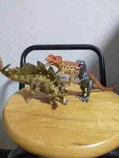 Schleich　シュライヒ　ステゴサウルス　ケラトサウルス　フィギュア　セット