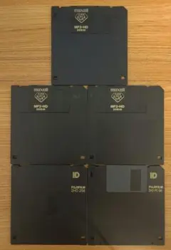 ジャンク 3.5インチ 2HDフロッピーディスク 49枚 - メルカリ