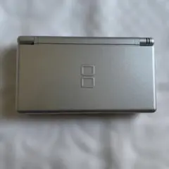 Nintendo DS Lite シルバー 本体　ペン無し充電器付き