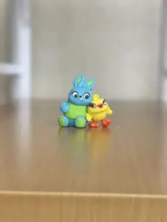 ディズニートイストーリーダッキーアンドバニーフィギュア