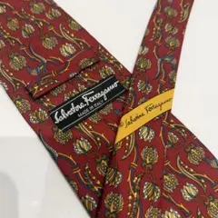 Ferragamo フェラガモ ネクタイ レッド系 総柄 鳥 花のデザイン