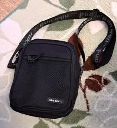 ニコアンド ショルダーバッグ 黒