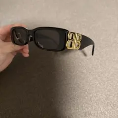 Balenciaga ブラック サングラスのサムネイル