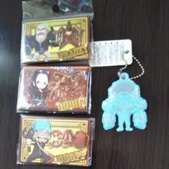 ワンピース×セブンイレブン　チョコ缶バッジ.キーホルダー