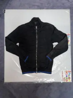 ブラック ジップアップジャケット