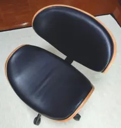 NITORI 黒い合成皮革オフィスチェア １