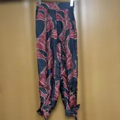 バナナリパブリック タイヘムシルクパンツ 総柄 個性的 オシャレ スタイリッシュ
