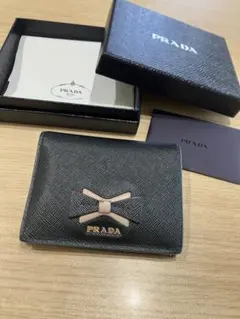 PRADA】サファイアーノレザー☆リボンモチーフ☆4連キーケース☆NERO